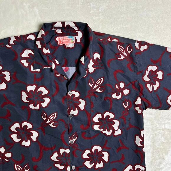 Vintage Hawaiian Shirt Mens L XL Gray White Crimson Flower Aloha Luau Pig Roast - Picture 1 of 8